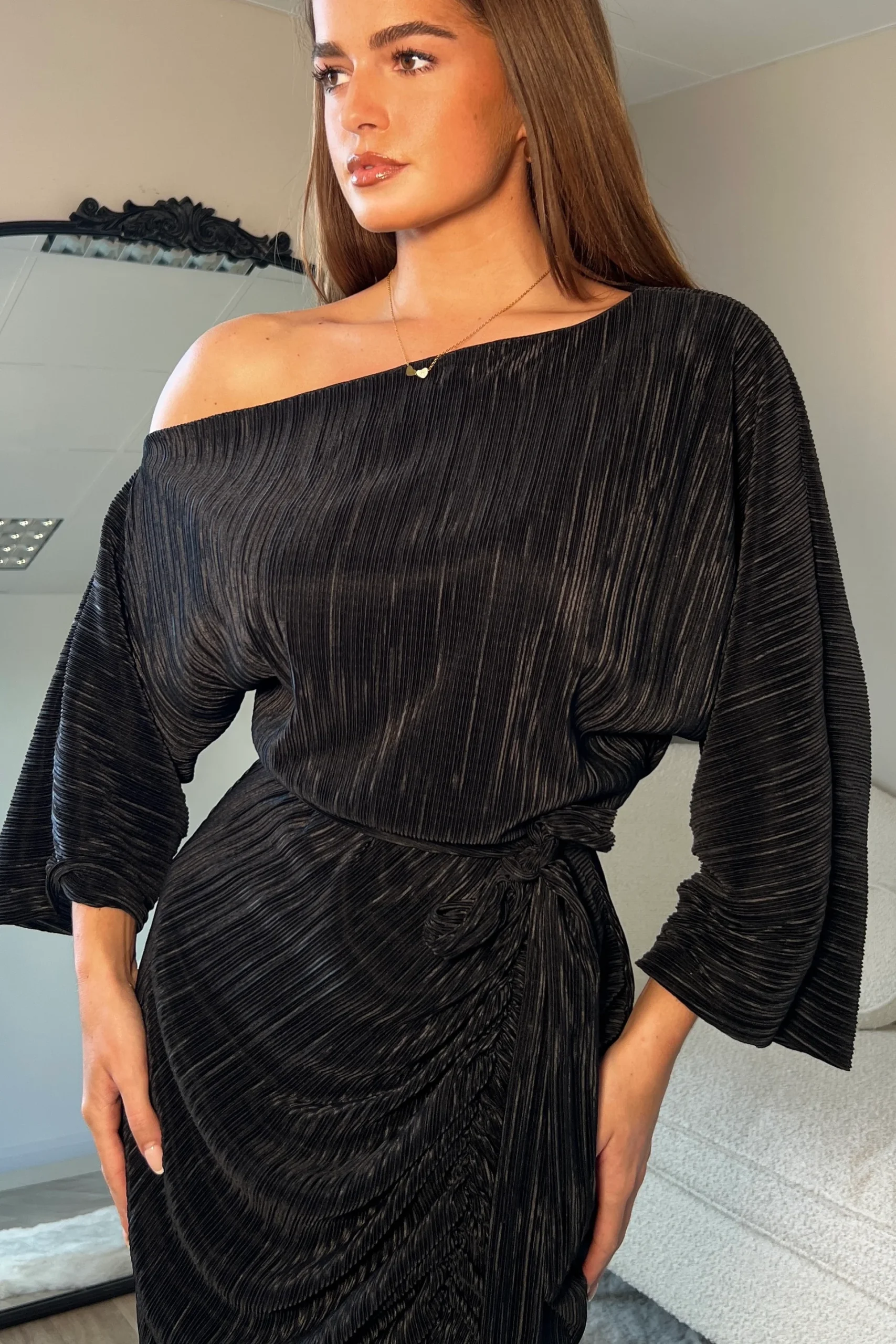 Vendy Off Shoulder Ruched - Image 4