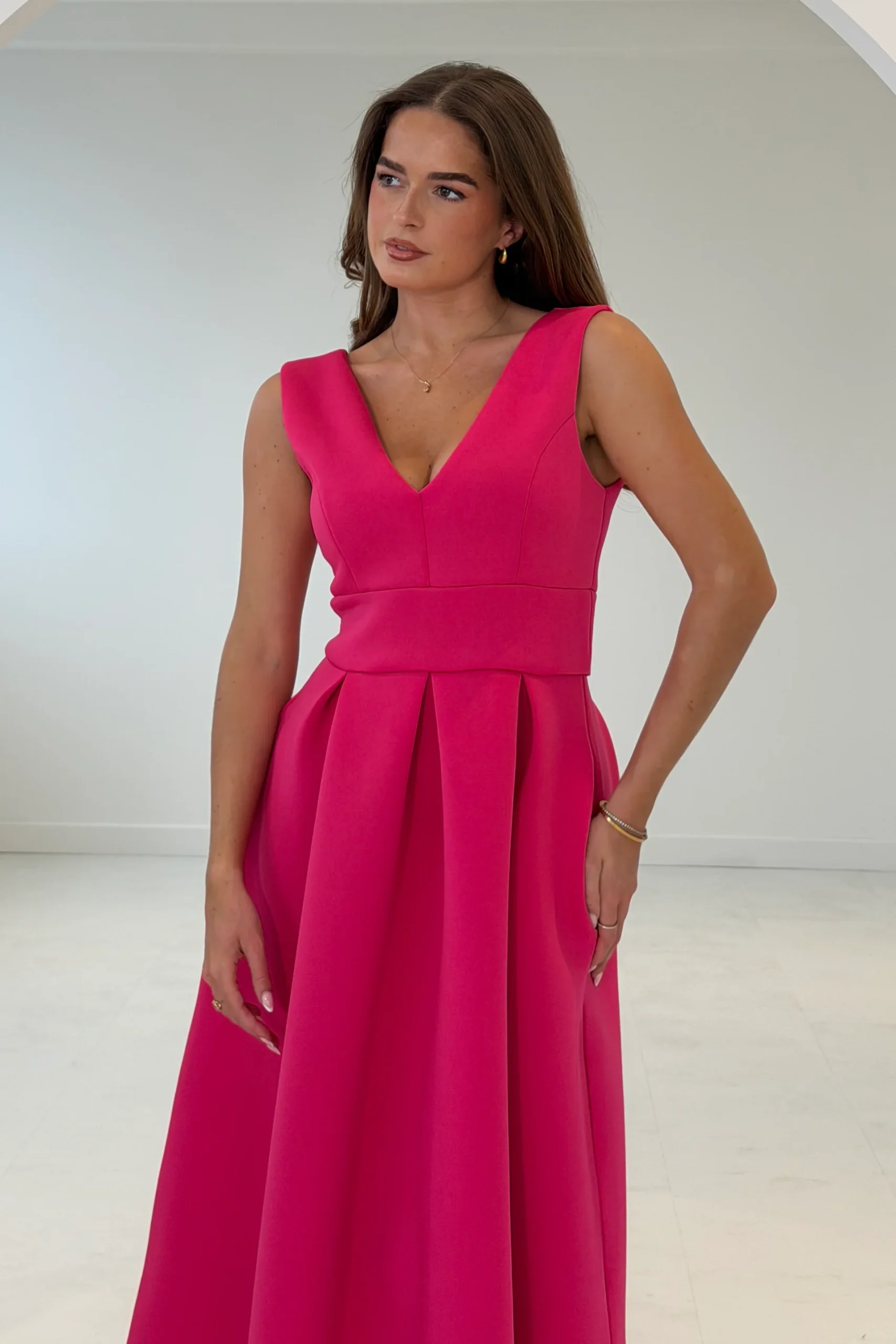Bethany V Neck Skater - Image 4